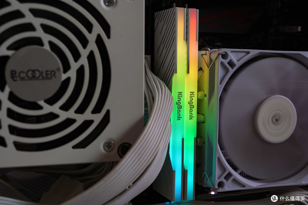 5600G的最佳搭档,金百达白刃DDR4 3600 RGB内存开箱测评