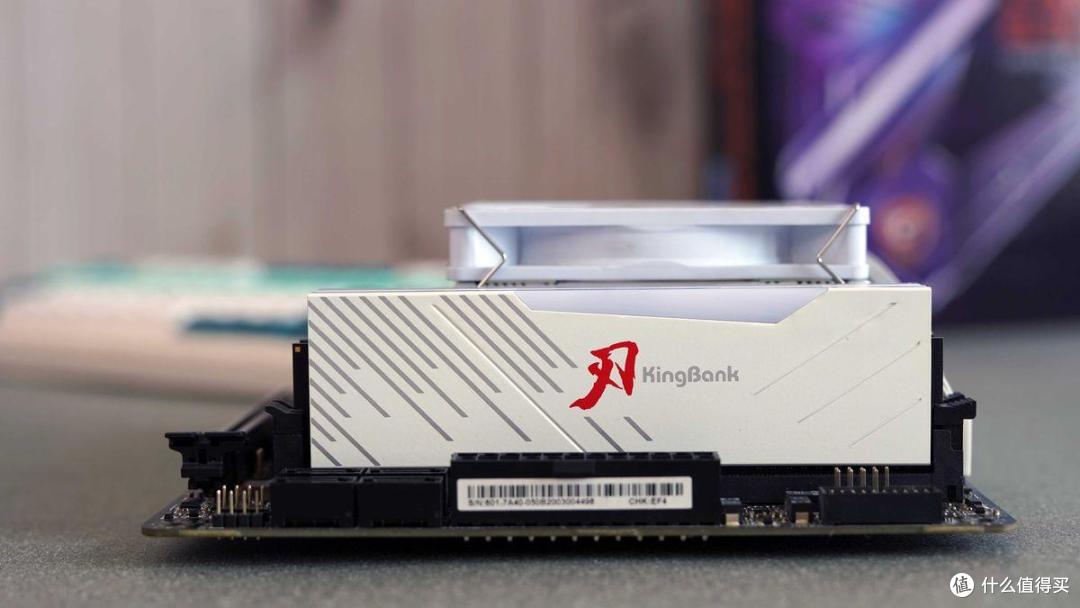 5600G的最佳搭档,金百达白刃DDR4 3600 RGB内存开箱测评