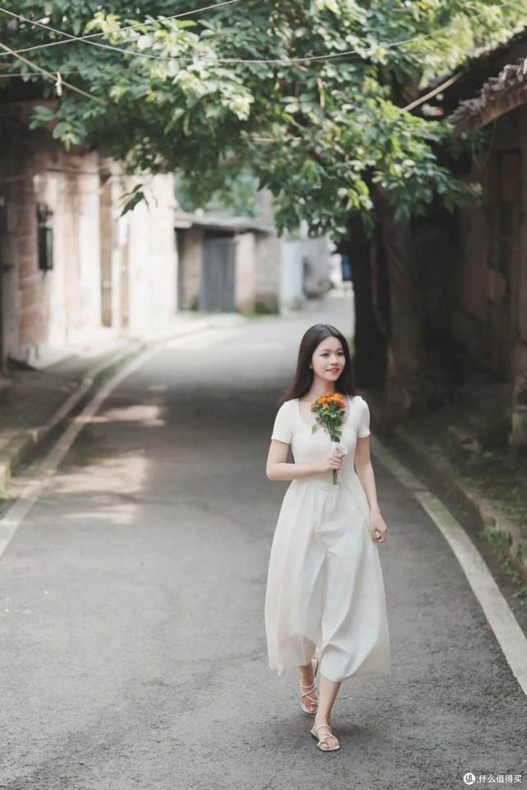 小巧优雅+直出神器? 索尼ZV-E10 II