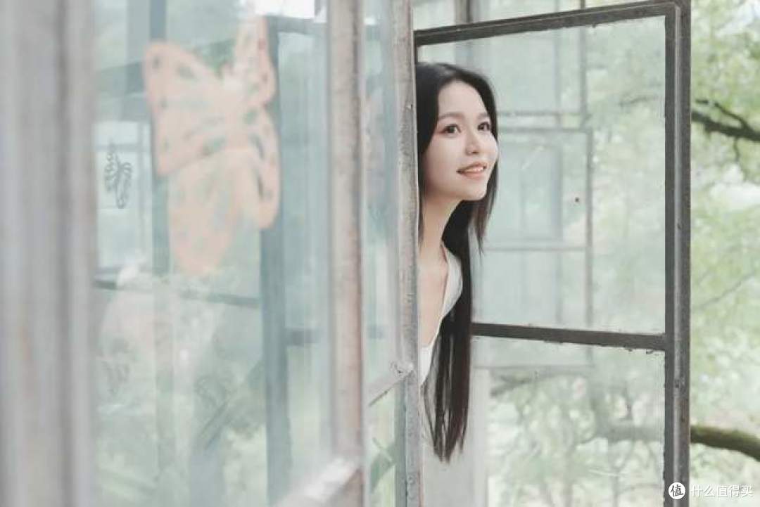 小巧优雅+直出神器? 索尼ZV-E10 II