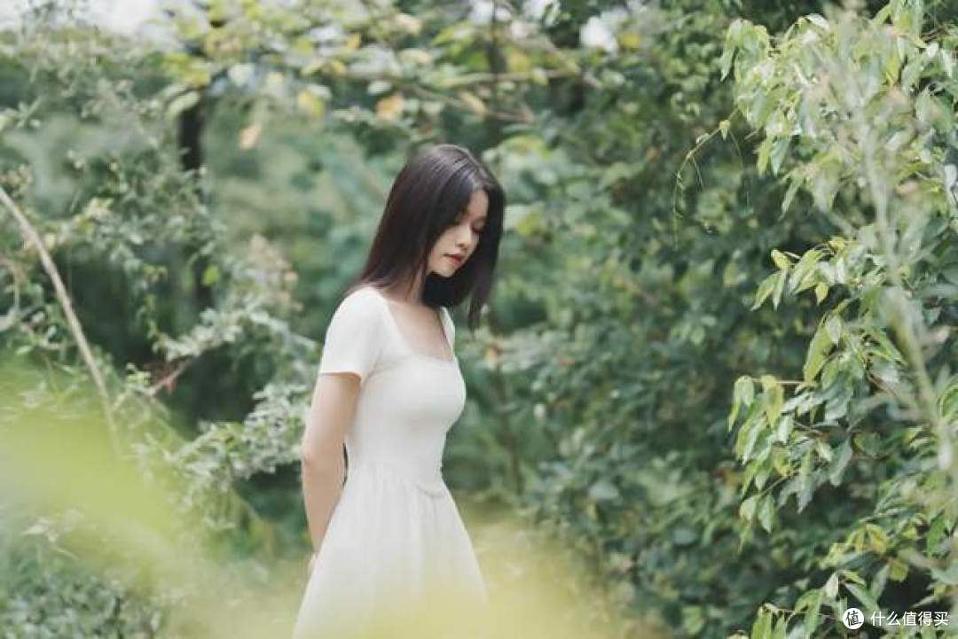 小巧优雅+直出神器? 索尼ZV-E10 II