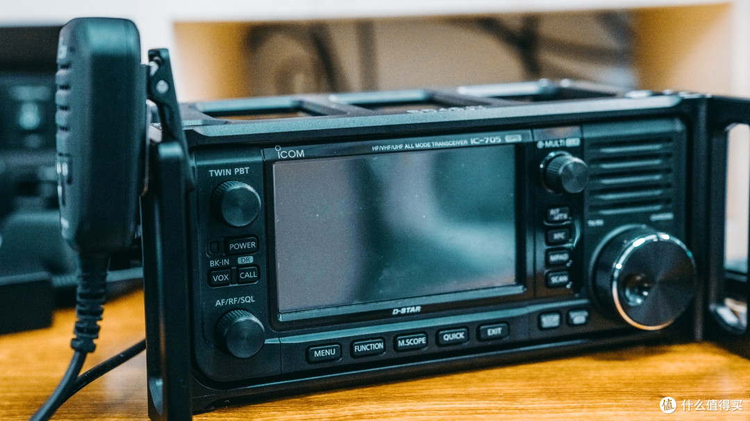 Icom-705多波段QRP电台（D-star）