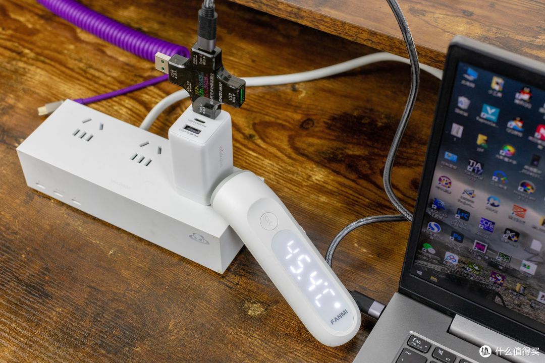 小身板充电快,联想thinkplus GaN65W充电器,三口充电更高效