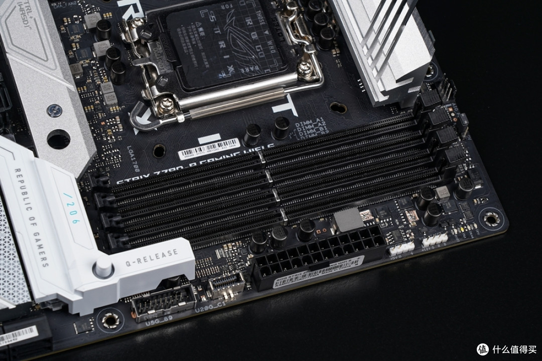 be quiet! Dark Base701+ROG Z790吹雪S+索泰4090 AMP 月白 纯白高性能风冷展示!
