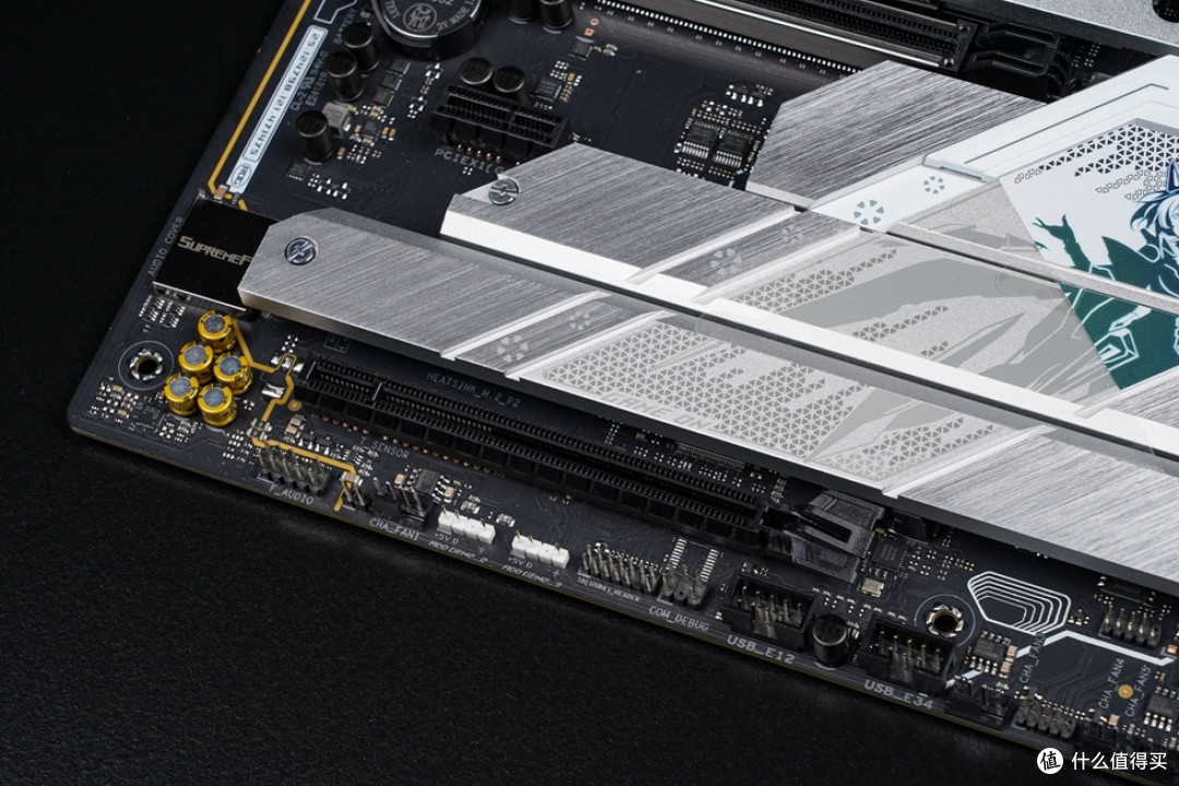 be quiet! Dark Base701+ROG Z790吹雪S+索泰4090 AMP 月白 纯白高性能风冷展示!