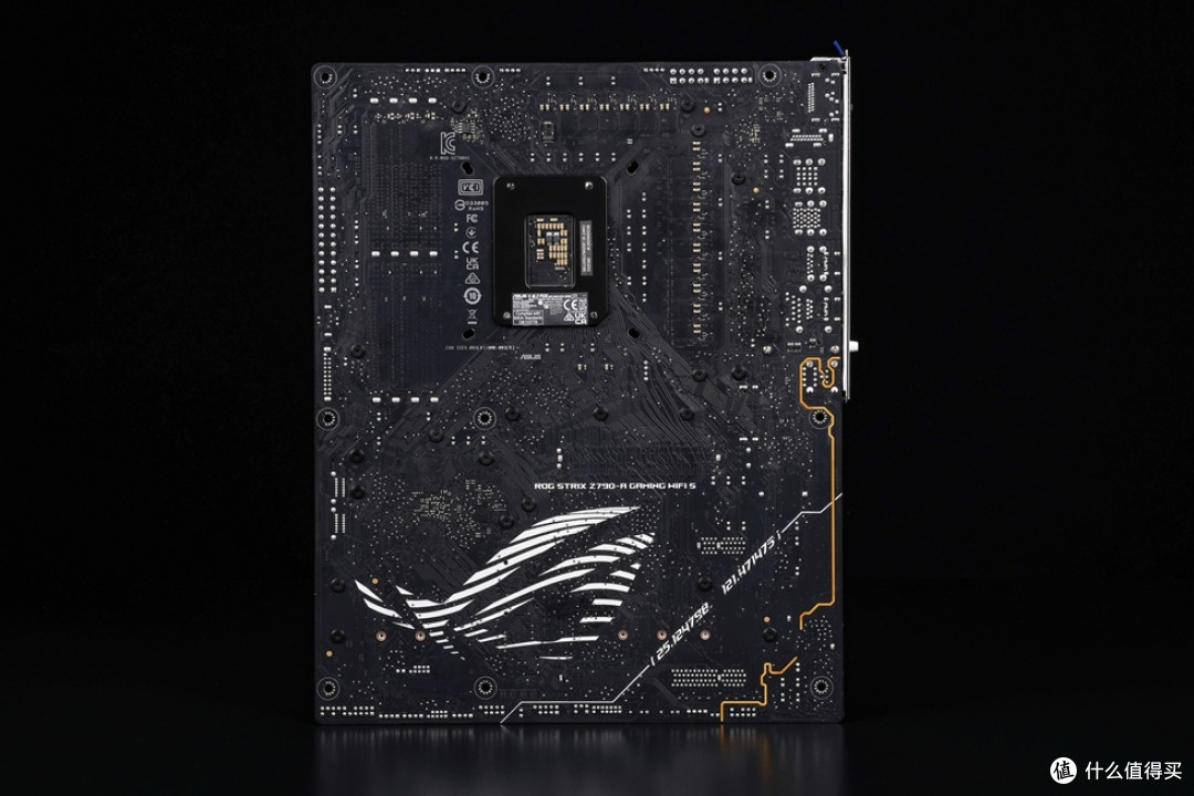 be quiet! Dark Base701+ROG Z790吹雪S+索泰4090 AMP 月白 纯白高性能风冷展示!