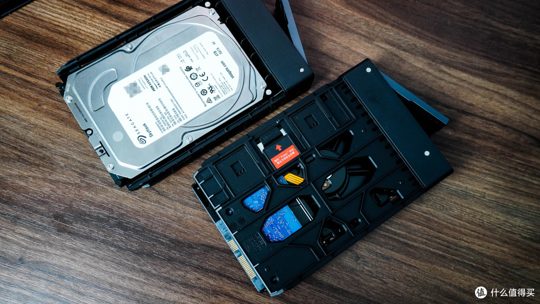 随身存储时代来了!绿联DXP4800让NAS家庭化