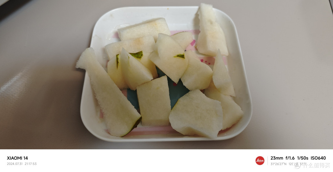 苏州除了有大闸蟹,太湖三白,枇杷,杨梅之外,还有非常好吃的树山翠冠梨!