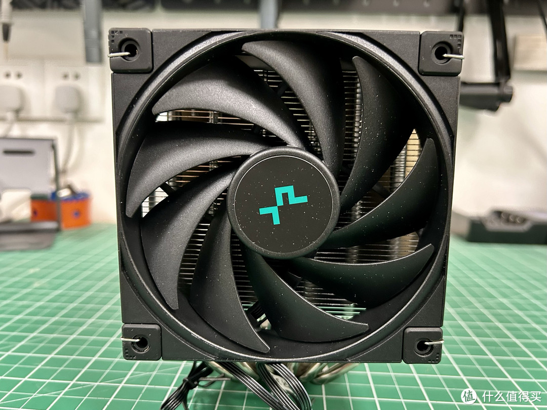 DeepCool AK620 CPU风冷散热器：高性能双塔风冷散热解决方案