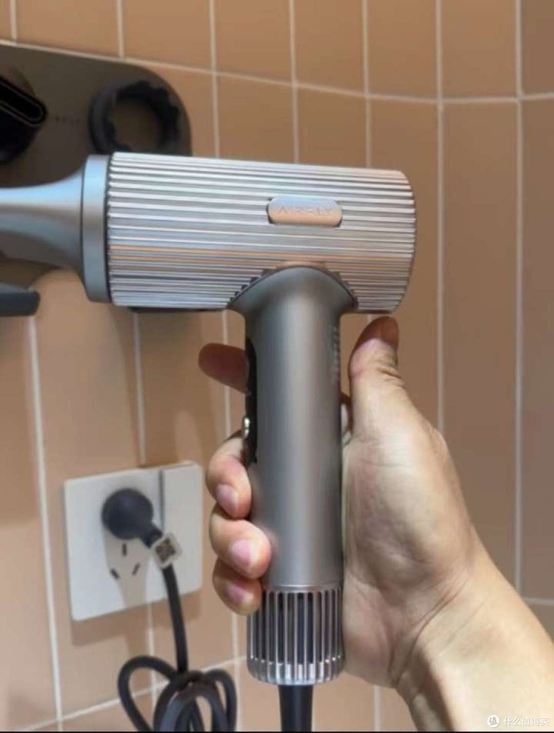 2024年吹风机推荐攻略，哪款更值得入手？松下/徕芬/戴森/airfly推荐~