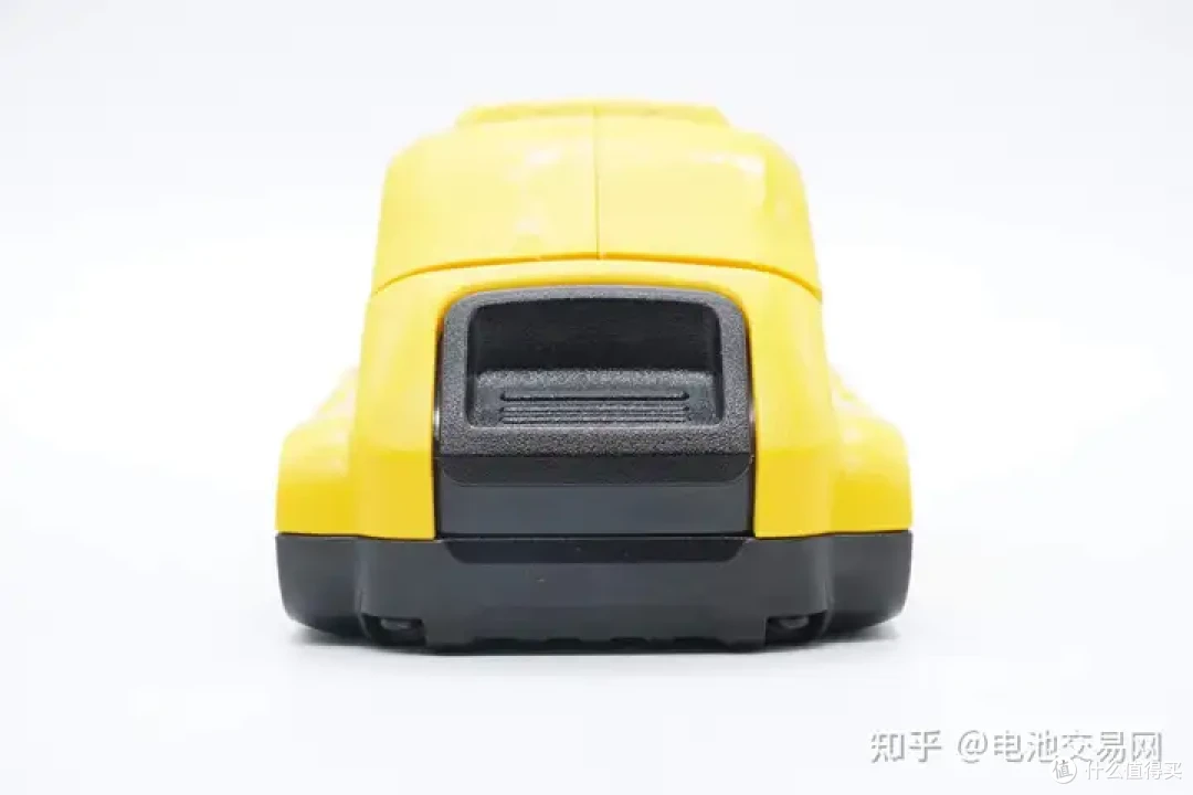 内置亿纬锂能5节高倍率电芯,DEWALT得伟电动工具充电套装拆解