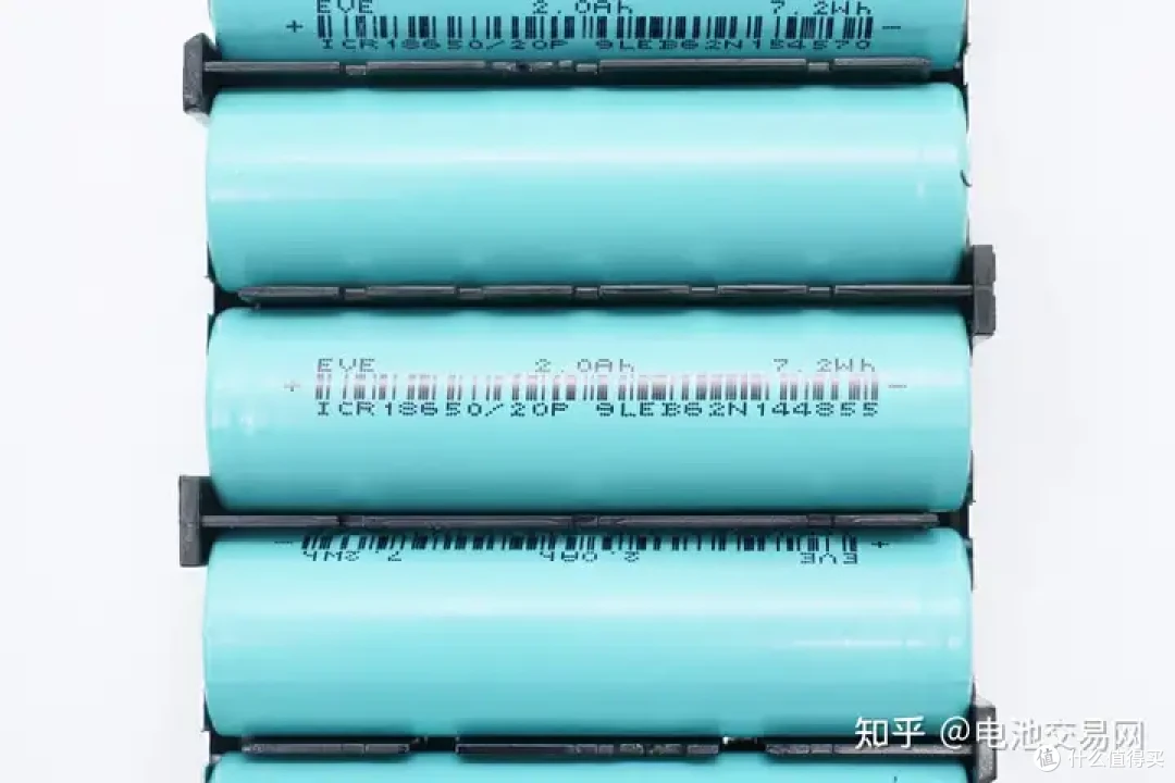 内置亿纬锂能5节高倍率电芯,DEWALT得伟电动工具充电套装拆解