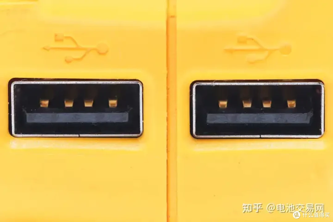内置亿纬锂能5节高倍率电芯,DEWALT得伟电动工具充电套装拆解