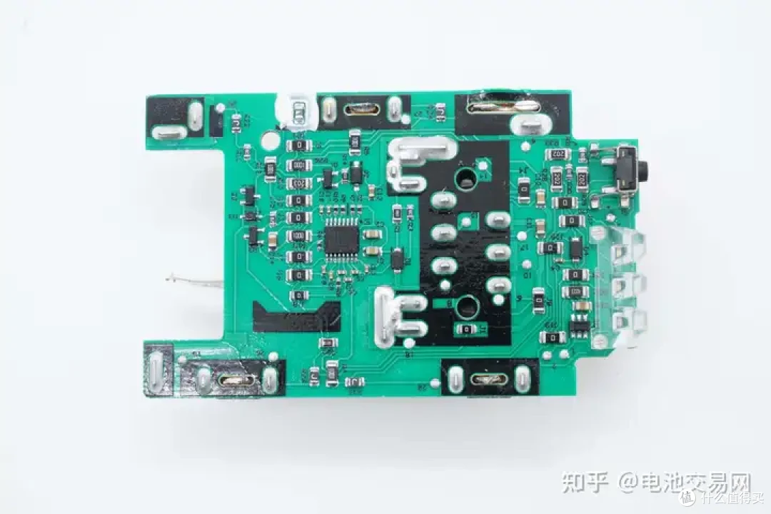 内置亿纬锂能5节高倍率电芯,DEWALT得伟电动工具充电套装拆解