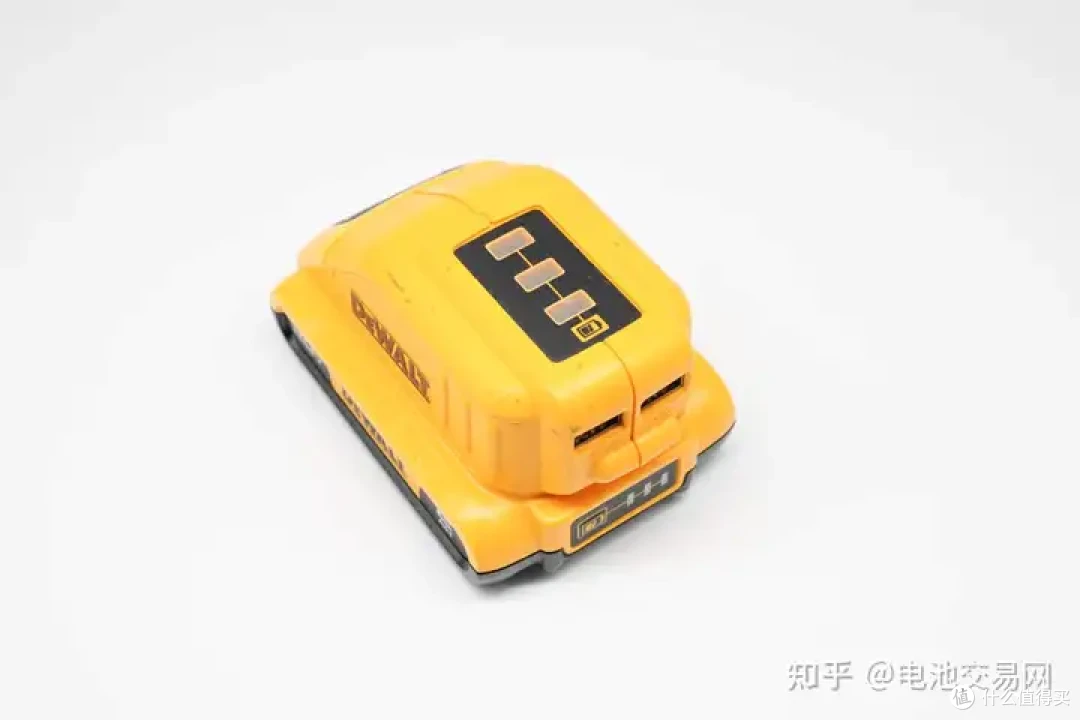内置亿纬锂能5节高倍率电芯,DEWALT得伟电动工具充电套装拆解