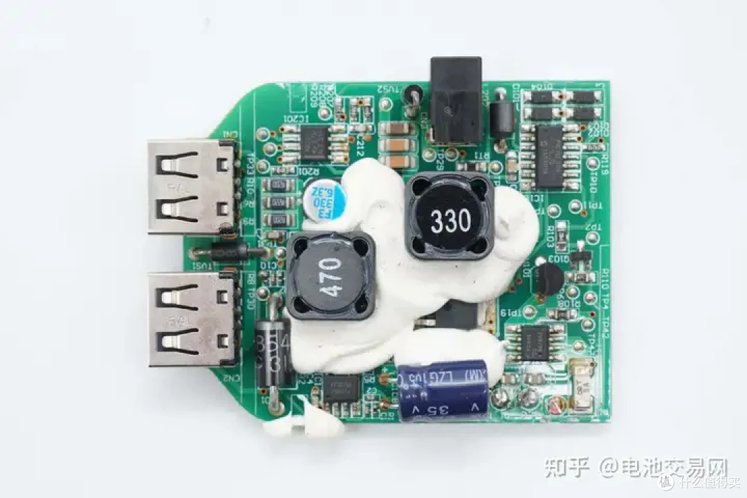 内置亿纬锂能5节高倍率电芯,DEWALT得伟电动工具充电套装拆解