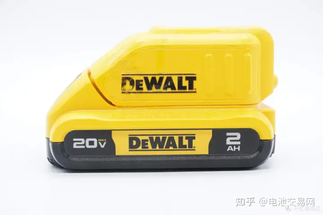 内置亿纬锂能5节高倍率电芯,DEWALT得伟电动工具充电套装拆解