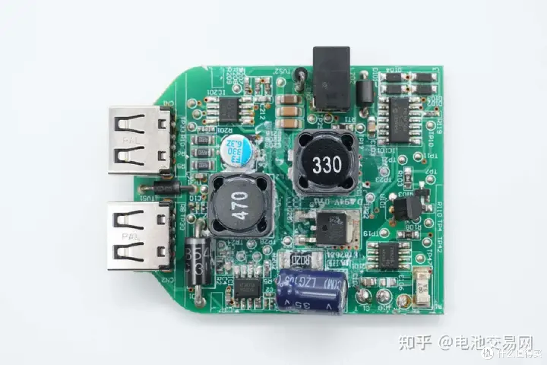 内置亿纬锂能5节高倍率电芯,DEWALT得伟电动工具充电套装拆解