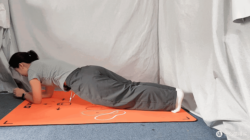 夏日瘦身秘籍大公开!5个简单动作,搭配饮食,轻松甩肉!