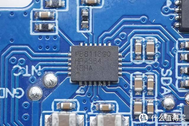 拆解报告：罗马仕Qi2磁吸无线充WMS10Q-491