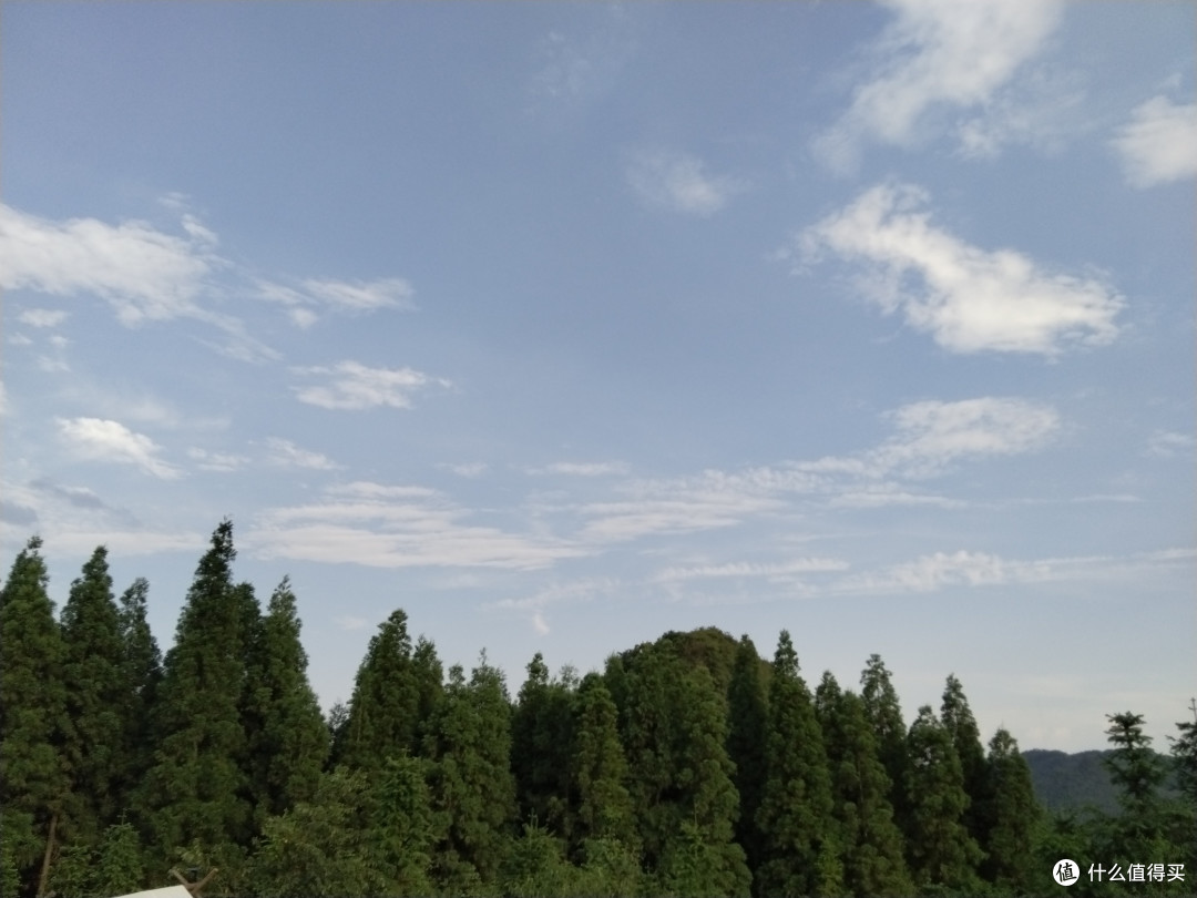 在山寻露营基地:夏日邂逅美景与美食的好地方
