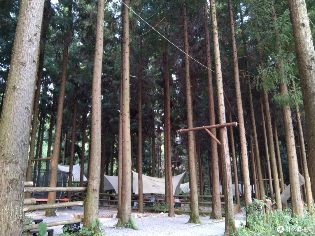 在山寻露营基地:夏日邂逅美景与美食的好地方