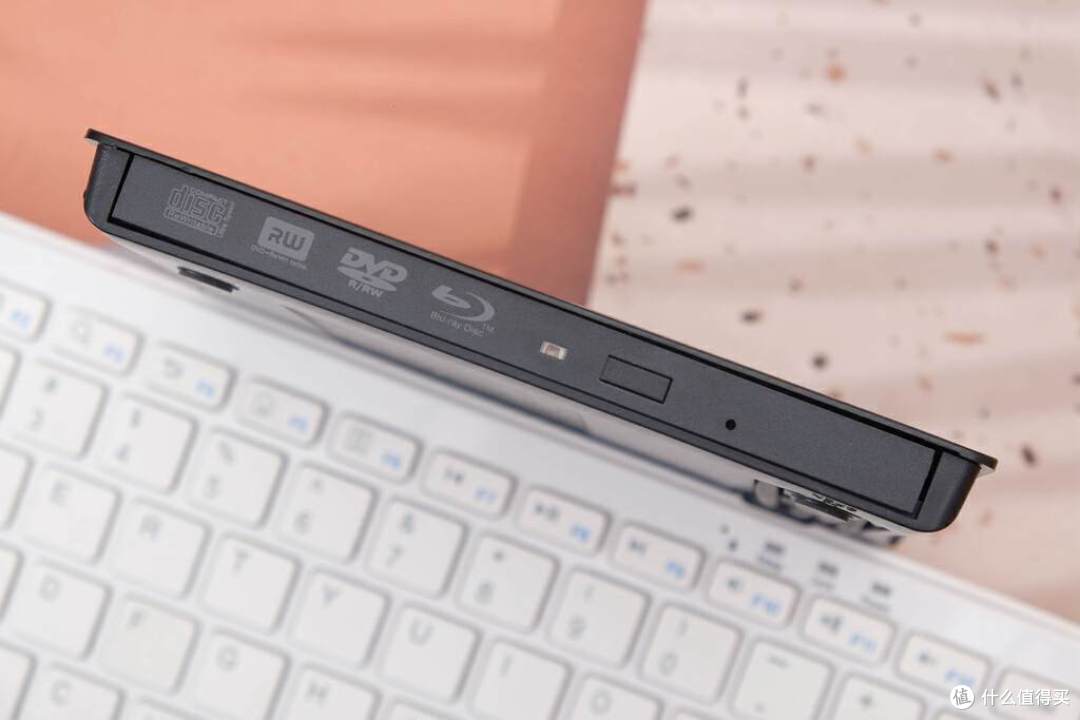 免驱安装,即插即用,威宝 USB3.2外置蓝光刻录机体验