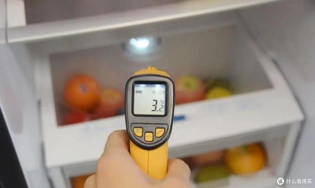 冰箱温度调错，差点酿成大错！教你一个妙招，冰箱省电还不结冰