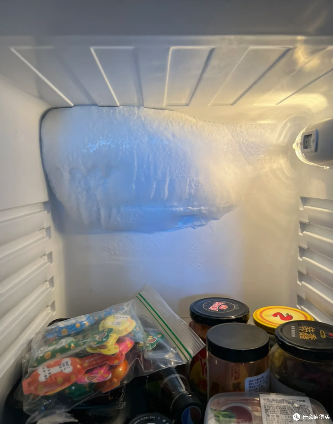 冰箱温度调错，差点酿成大错！教你一个妙招，冰箱省电还不结冰