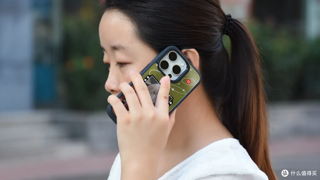 决色智能墨水屏保护壳:内置彩色电子墨水屏,照片图案随心换