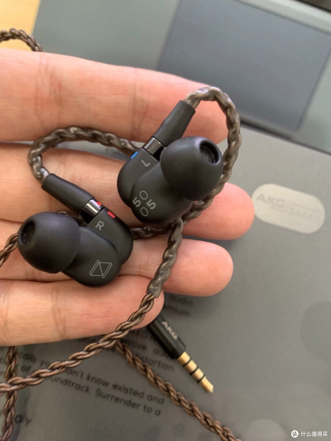 《聊聊 AKG 爱科技 N5005 耳机:从万元神坛到千元亲民的传奇之旅》