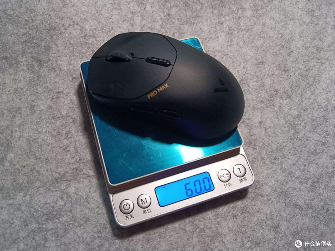 自研模具,还有公版顶级传感器,雷柏VT1 PRO MAX