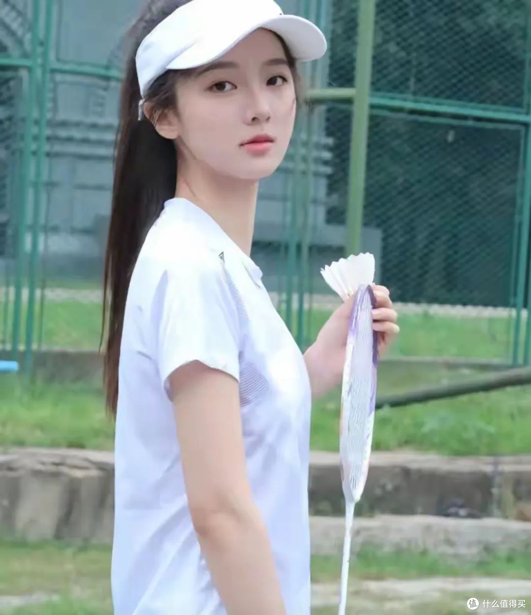 夏日运动:球场上的青春对决