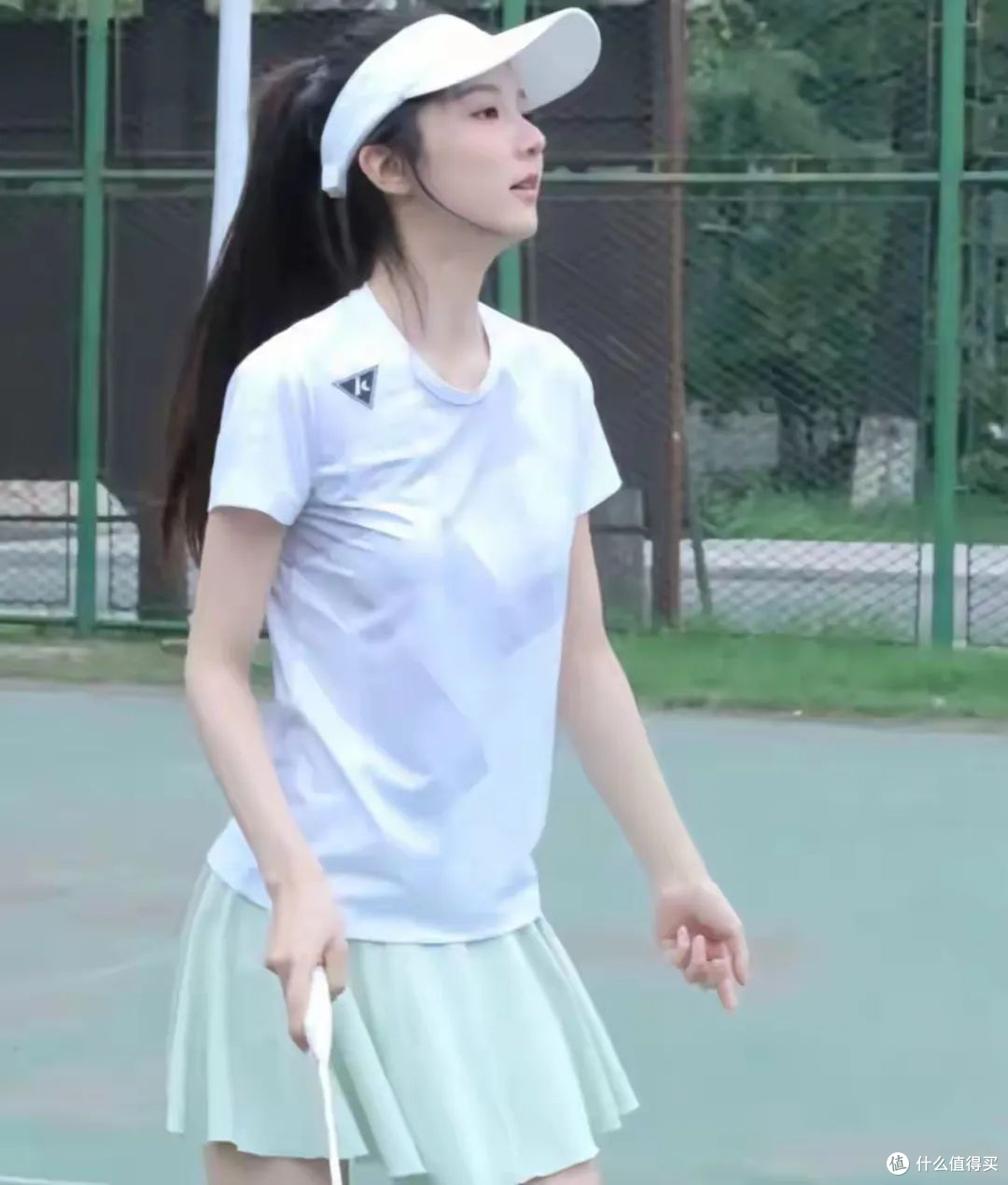 夏日运动:球场上的青春对决