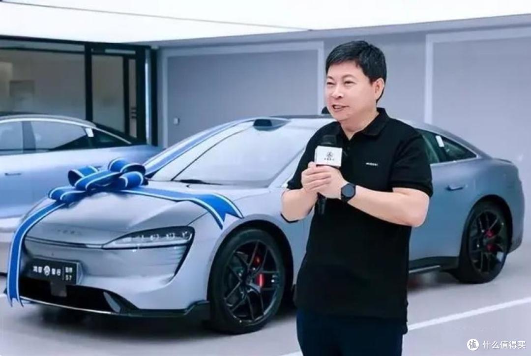 雷军,还有余承东,都收手吧,外面全是增程车