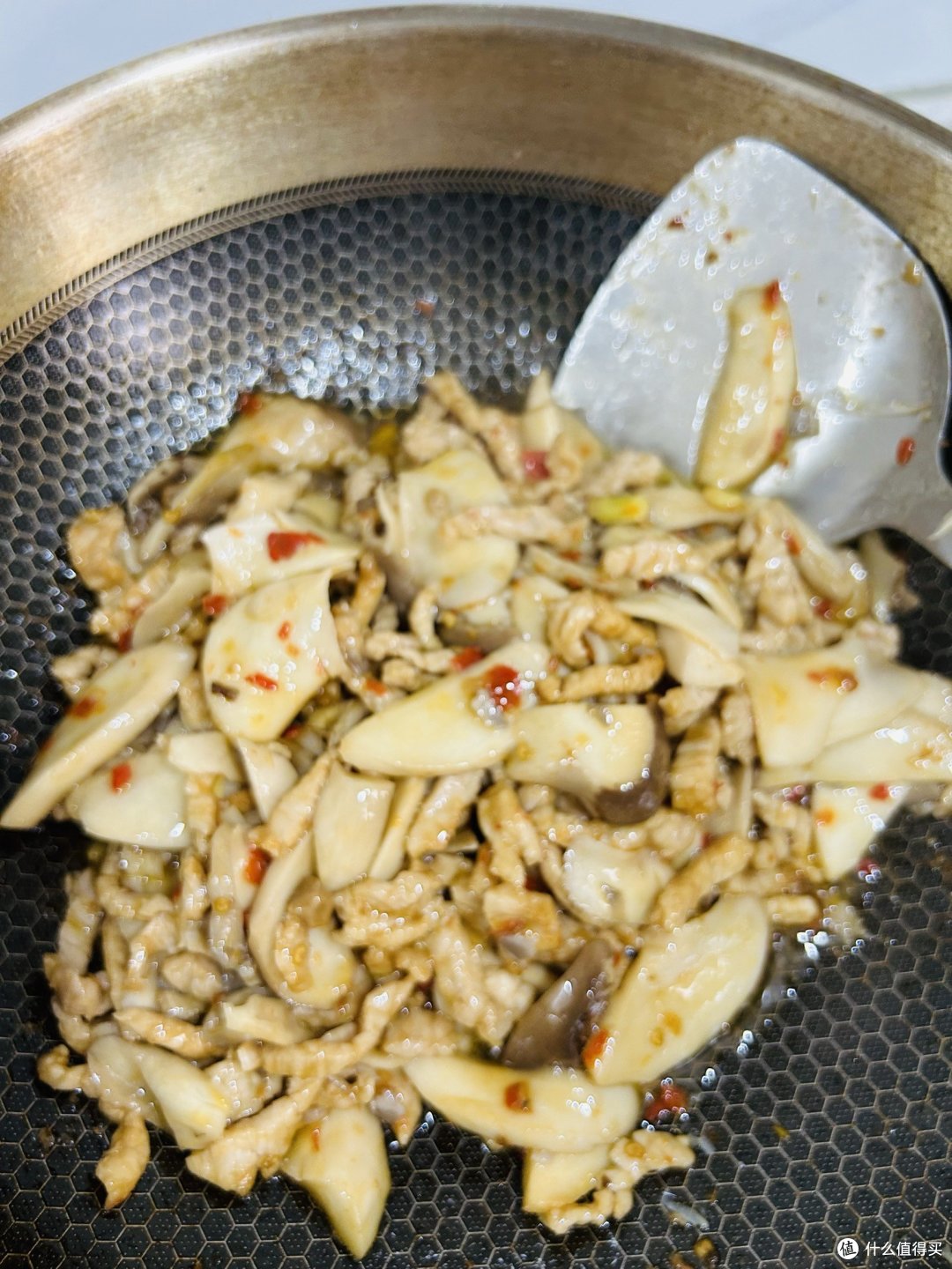 简简单单的家常菜杏鲍菇炒肉丝