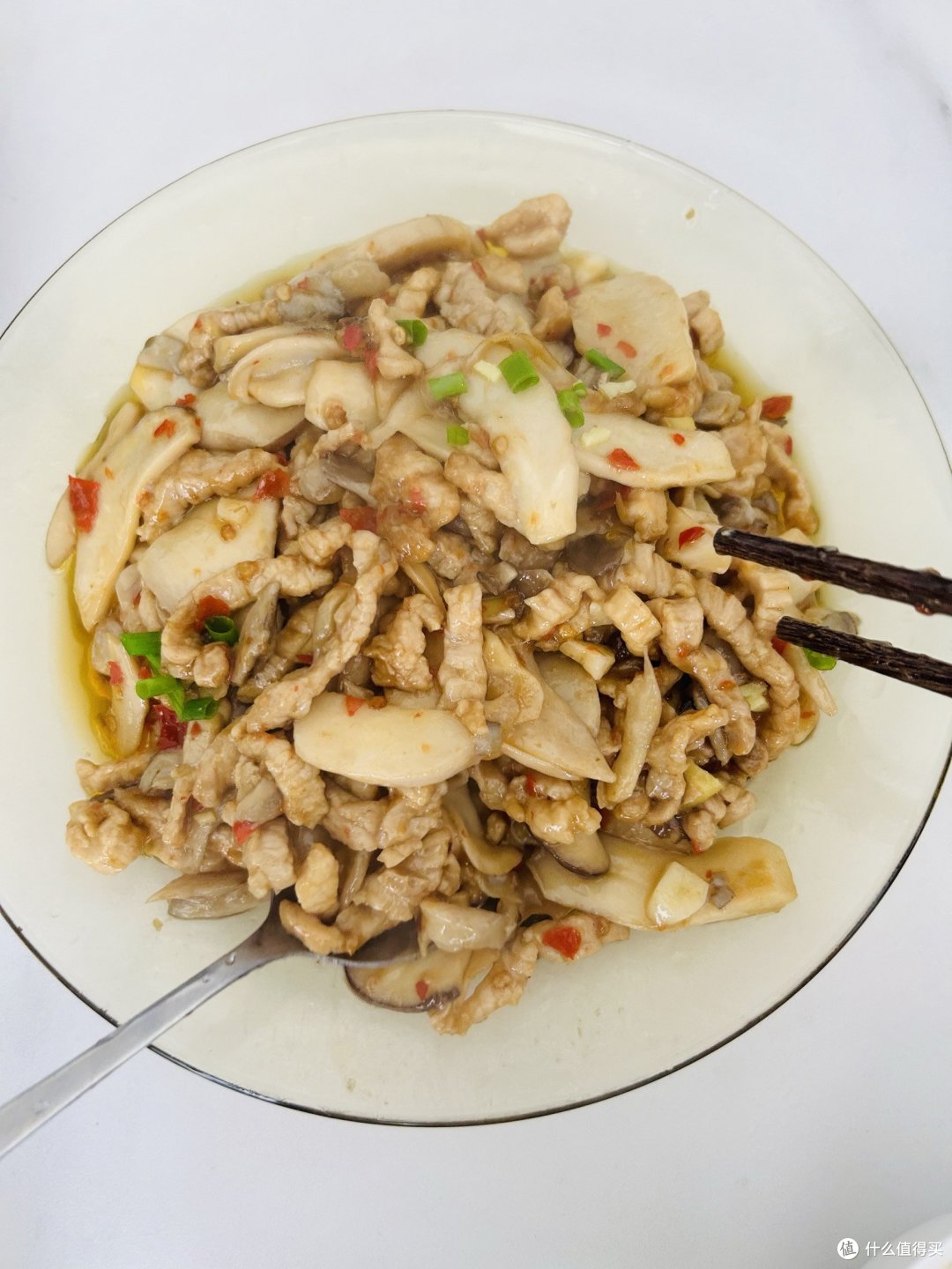 简简单单的家常菜杏鲍菇炒肉丝