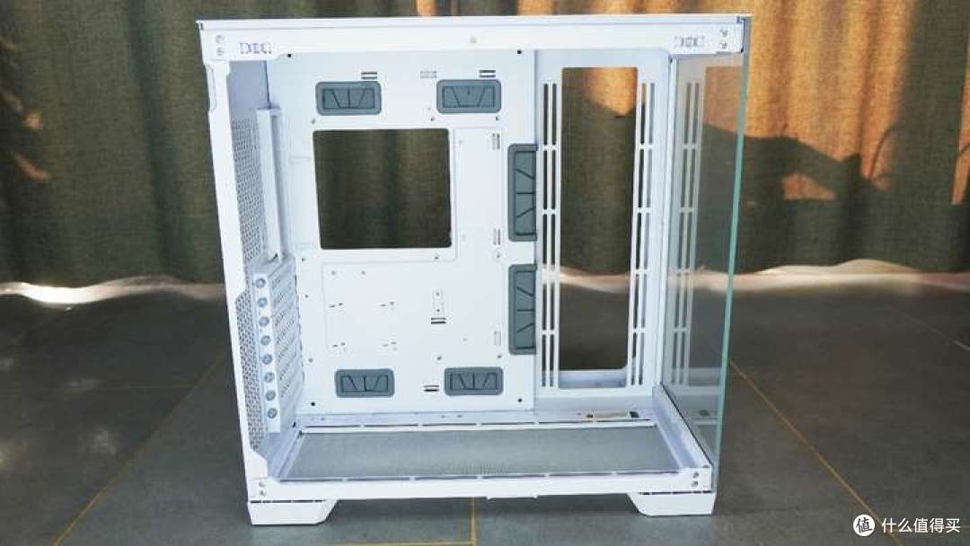 狗骑吕布?AMD 锐龙5 8400F+七彩虹B650巡洋舰+RTX4070S装机点评