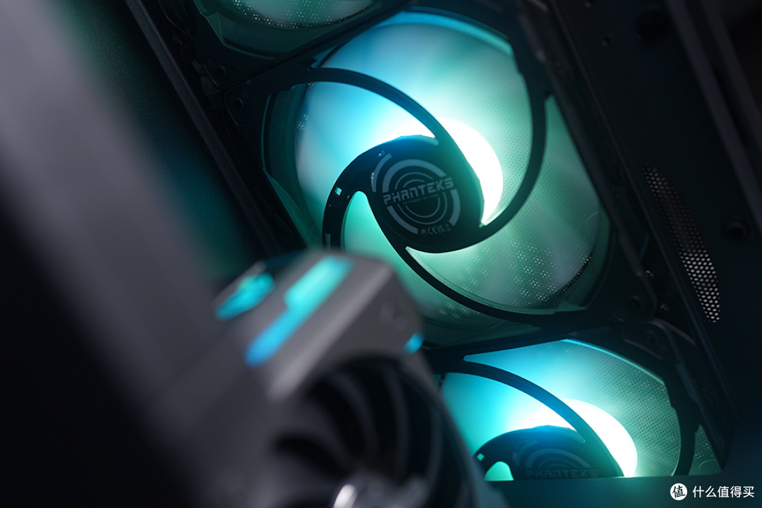 7800X3D+TUF B650M / RTX 4070 TI SUPER,追风者 XT523 P2 Ultra 机箱装机展示