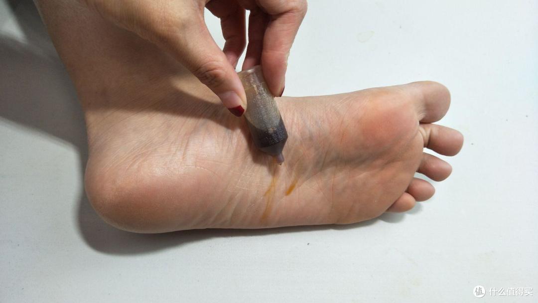 过期的藿香正气水千万别扔掉,睡前涂抹在脚底,效果实在太厉害了