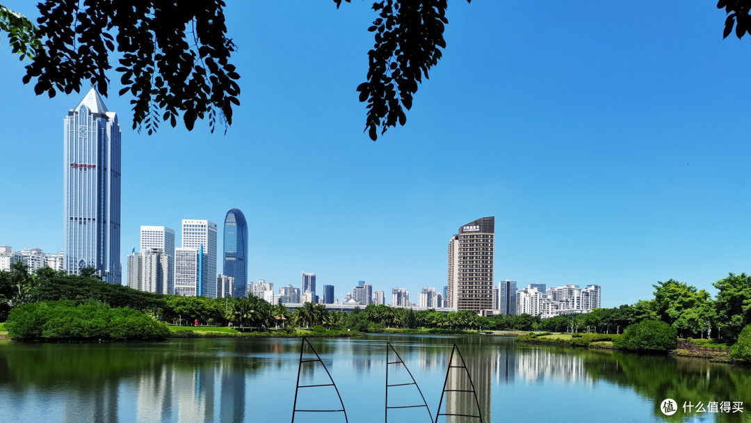 万种绿,百般艳,海口人的松弛感都藏在这免费海滨公园了--打卡海口万绿园