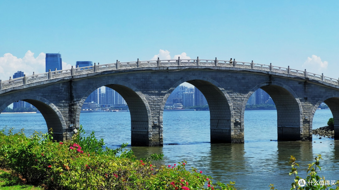 万种绿,百般艳,海口人的松弛感都藏在这免费海滨公园了--打卡海口万绿园