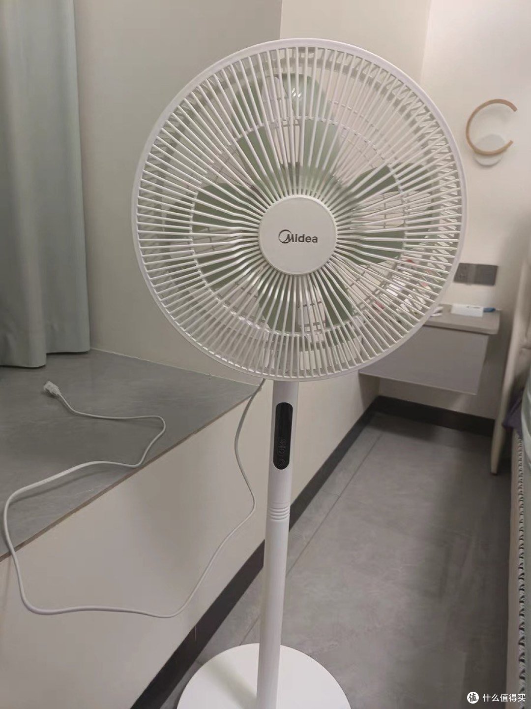 美的四叶草直流变频风扇:夏日里的温柔守护者
