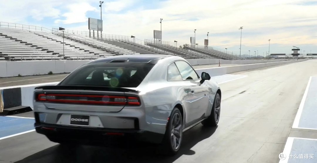 约42.71万元起售，新道奇Charger Daytona 双门版本海外发布，纯电化会成为美式肌肉车的新生吗？