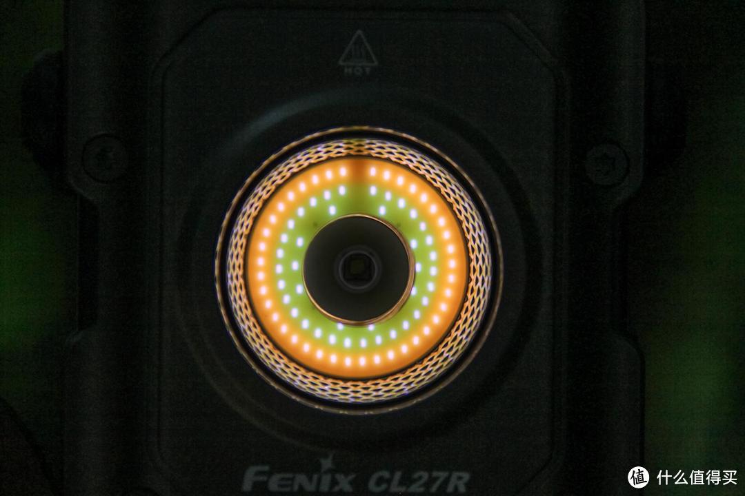 多光源无级调整、多功能灵活使用：FENIX CL27R营地灯