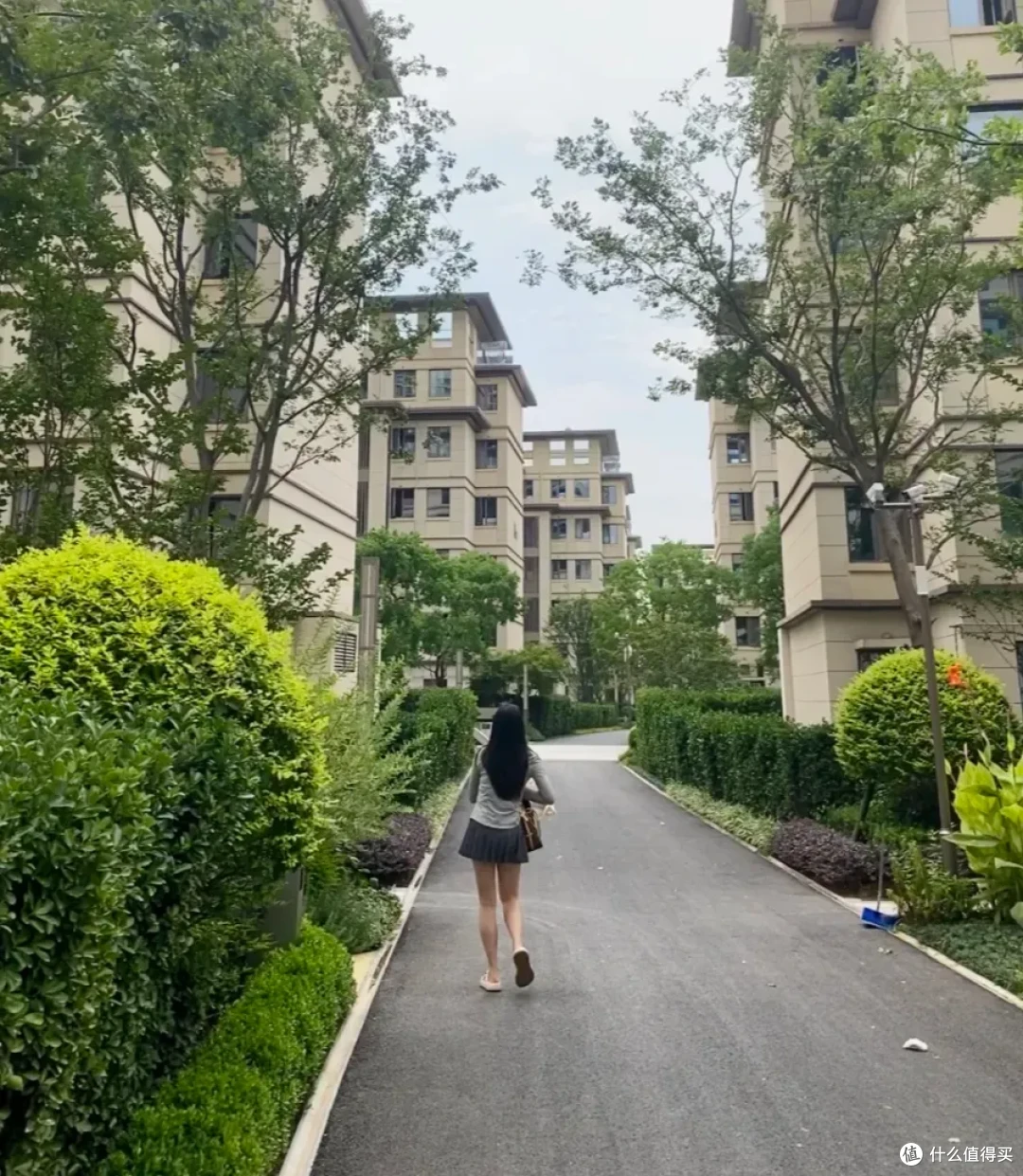 有一种痛苦叫买了“一梯两户”!不好住又卖不掉,彻底沦为不动产