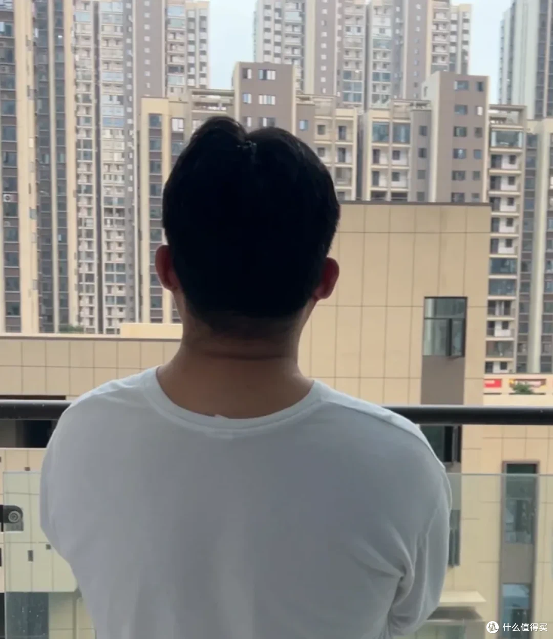 有一种痛苦叫买了“一梯两户”!不好住又卖不掉,彻底沦为不动产
