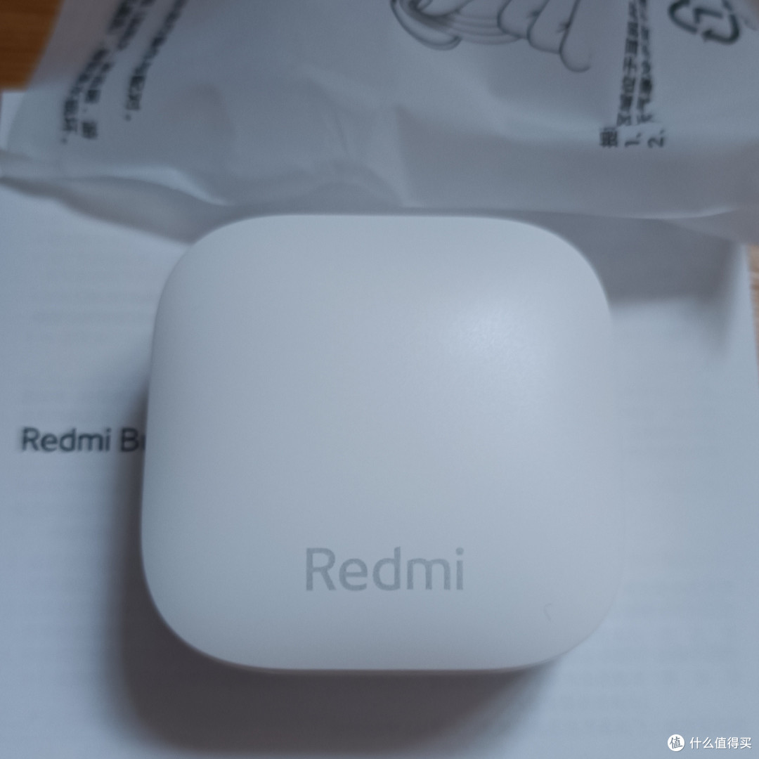 探索Redmi Buds 6活力版:音乐的轻盈伴侣
