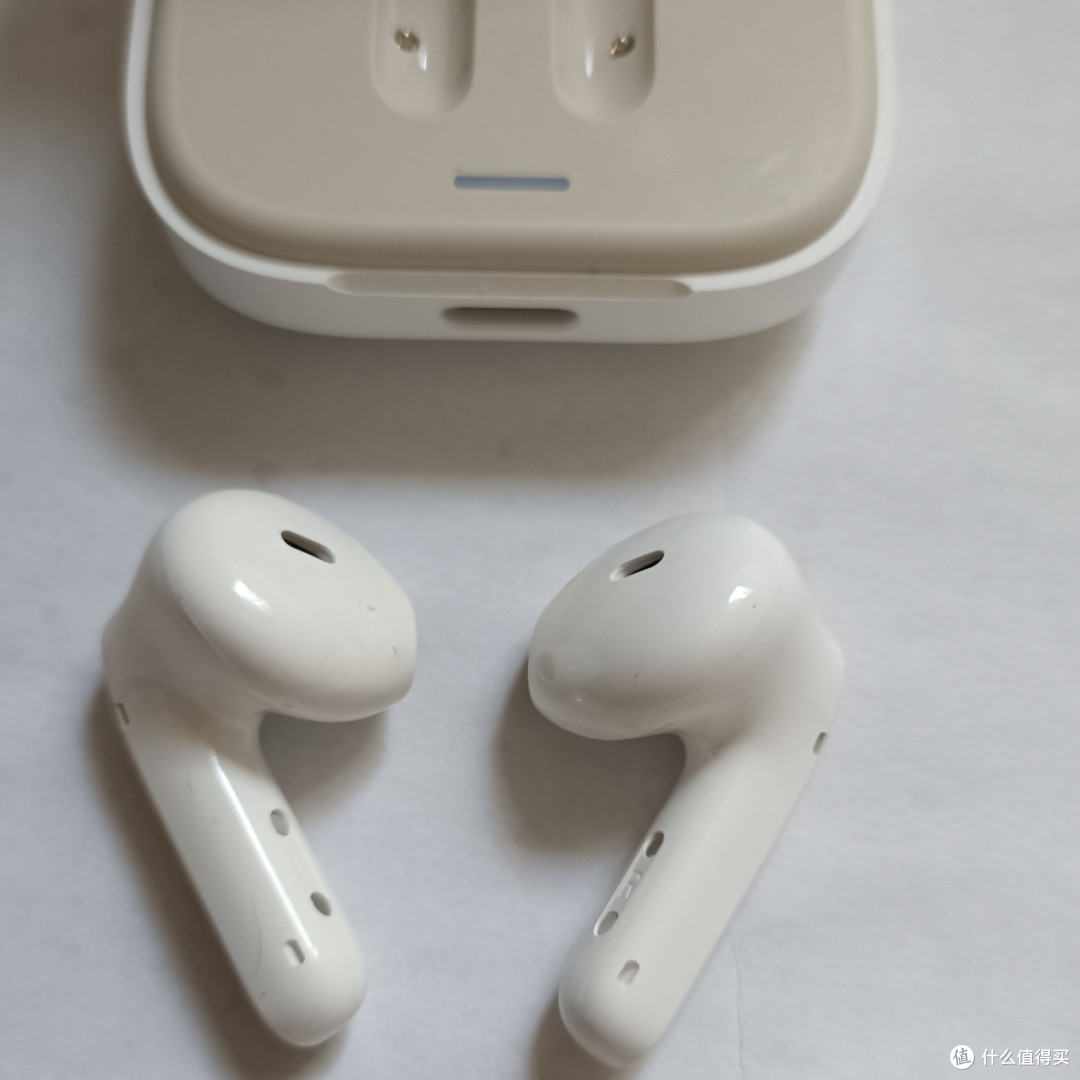 探索Redmi Buds 6活力版:音乐的轻盈伴侣