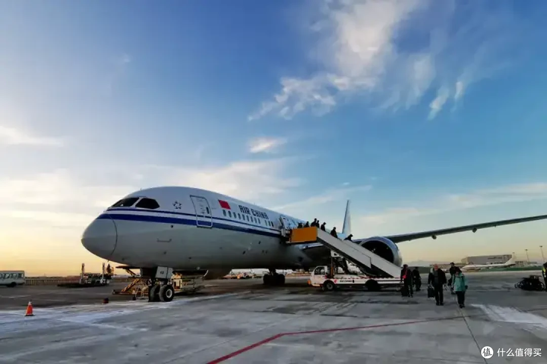 头一次,日本发布特大地震预警!国航免费退票!首相取消出国,来中国机票狂涨!